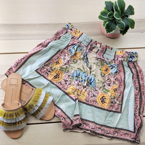 FINAL SALE 🆕🌿boho BOUTIQUE SHORTS🌿 - Picture 7 of 8